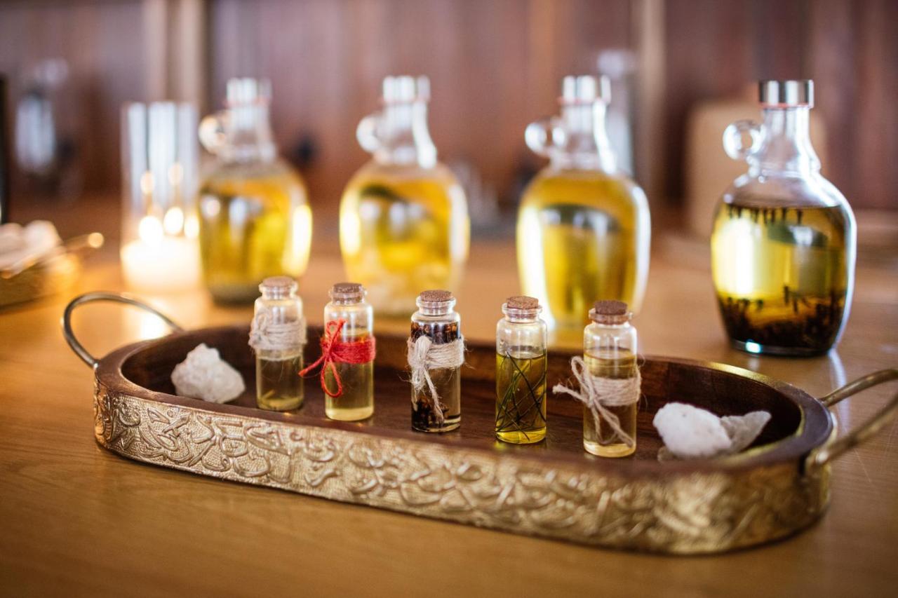 Our Habitas Alula Hotell Al-'Ula Exteriör bild A selection of essential oils