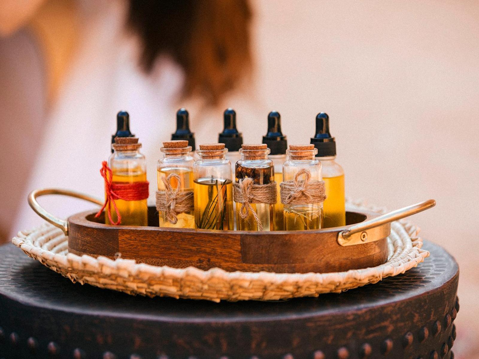 Our Habitas Alula Hotell Al-'Ula Exteriör bild A selection of essential oils