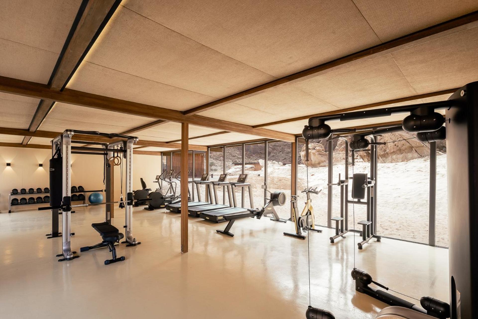 Our Habitas Alula Hotell Al-'Ula Exteriör bild The gym at the hotel